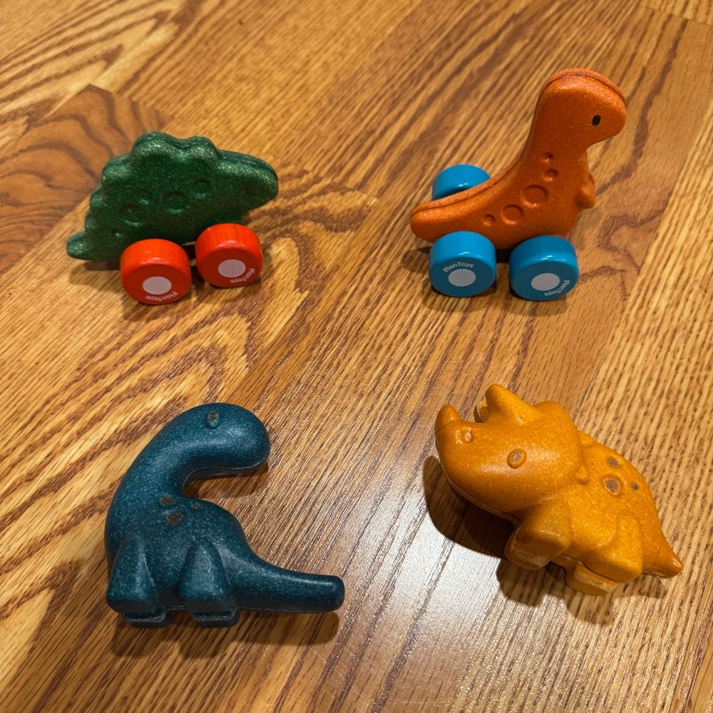 PlanToys Colorful Dinosaur Playset - Picture 2 of 2